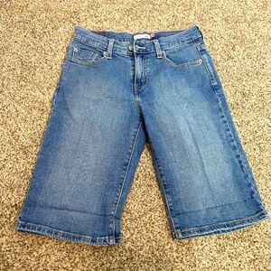 Levi 515 Jean shorts Size 4